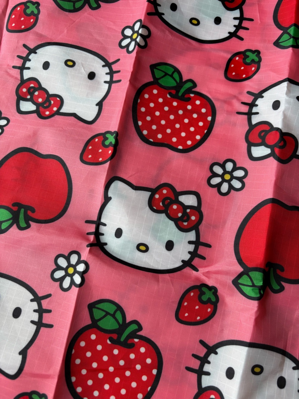 Baggu Standard Reusable Bag in Hello Kitty Apple - Picture 5 of 5